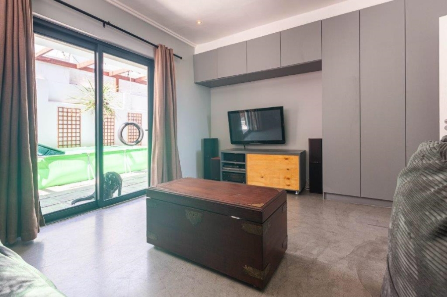 3 Bedroom Property for Sale in Vredehoek Western Cape